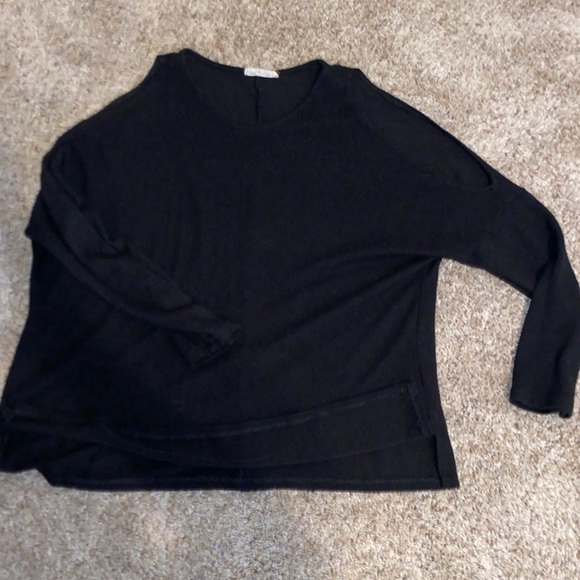 Black open shoulder long sleeve - Picture 1 of 1